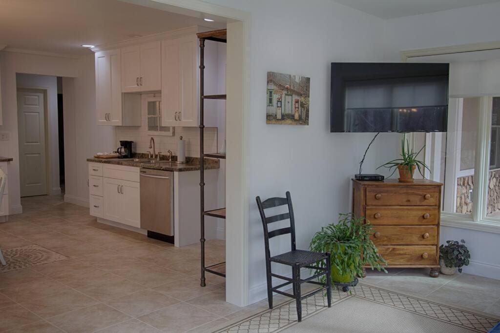 Apartment Bluebirds Nest 10 Min To Avl Biltmore Hot Tub Cont Bkfst Sparkling Water *