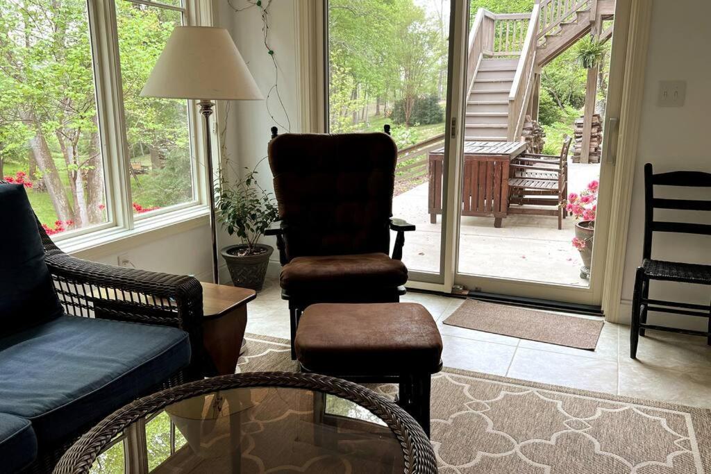 Bluebirds Nest 10 Min To Avl Biltmore Hot Tub Cont Bkfst Sparkling Water Apartment Asheville
