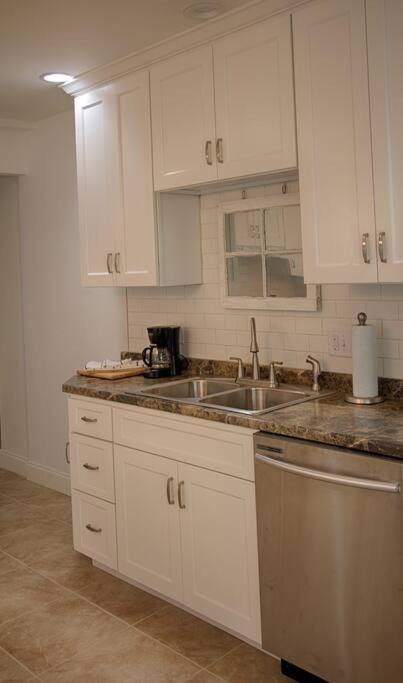 Bluebirds Nest 10 Min To Avl Biltmore Hot Tub Cont Bkfst Sparkling Water Apartment