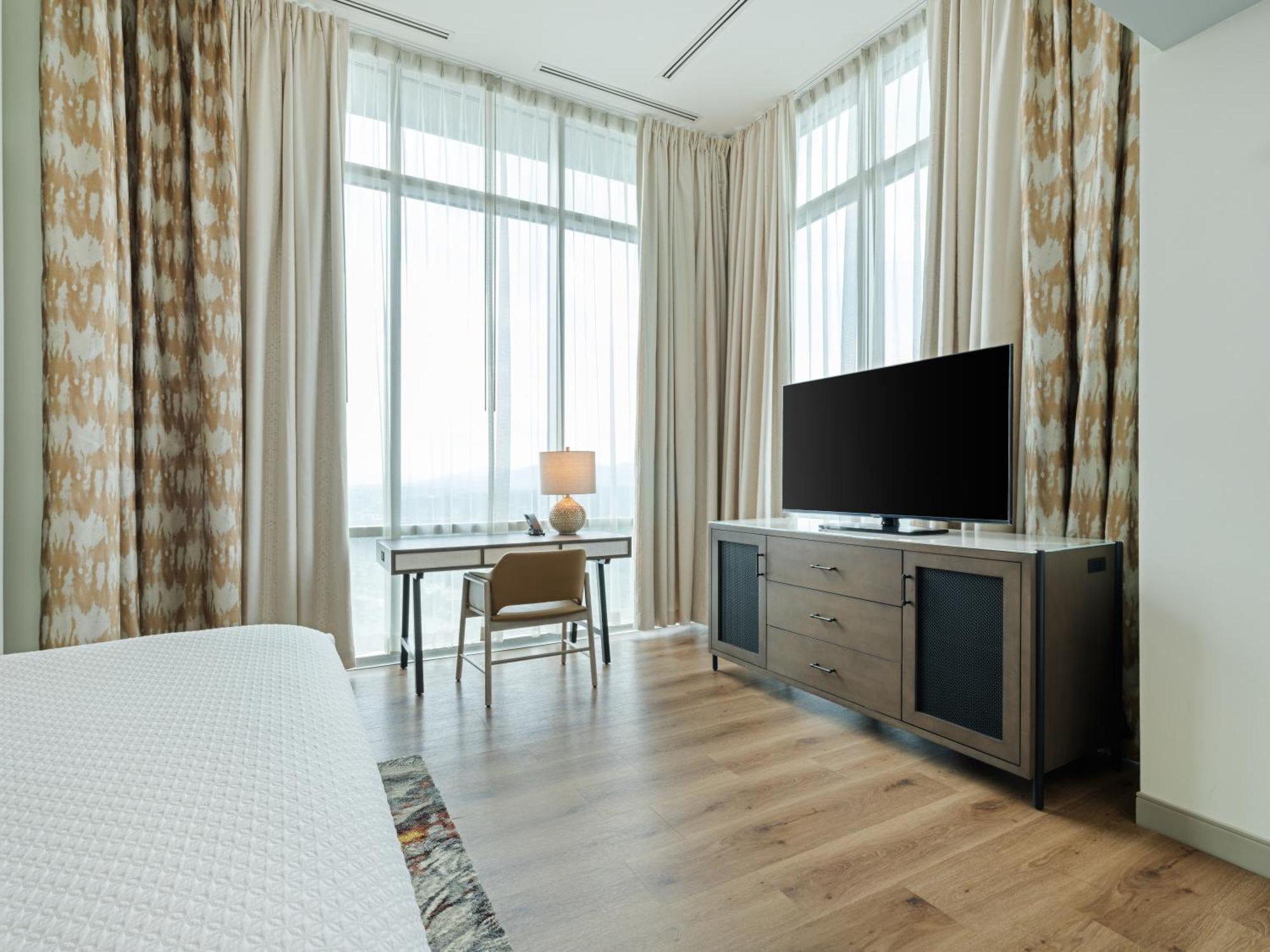 Hotel Indigo Downtown By Ihg 4*