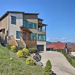 Luxe Asheville Home With Stunning Mountain Views!