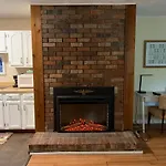 Peaceful Garden Oasis - 3 Miles To Downtown!