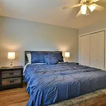 Gorgeous Home With Hot Tub Just 7 Miles To Downtown Asheville!