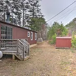 Cozy Asheville Cottage With Grill And Fire Pit!