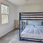 Cozy Asheville Cottage With Grill And Fire Pit!