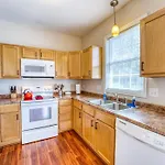 Spacious Mountain House - 10 Minutes From Asheville & Biltmore!