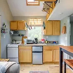Ideally Located Asheville Tiny Home With Fire Pit