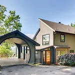 Contemporary Asheville Home With Panoramic Views!
