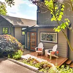 Contemporary Asheville Home With Panoramic Views!
