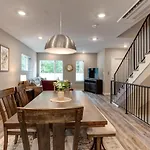 Beautiful South Slope Luxury Townhome Unit108