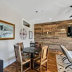 Phenomenal 2 Bedroom 2 And A Half Bathroom Downtown Property