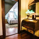 Cedar Crest Inn