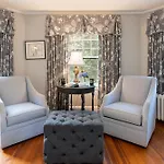 Pinecrest Bed & Breakfast
