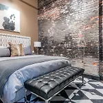 80 Lex 204 Industrial Chic Apt