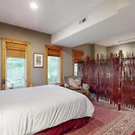 Eagles Wing Lodge