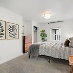 3 Bedroom Home, 5 Mins To Biltmore Village, Deck With Views