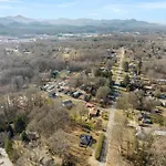 Sage Lodge By Avantstay 15 Min To Downtown Deck