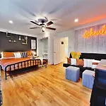 1 Bedroom 5 Min Downtown Asheville W/Hot Tub & Pool!