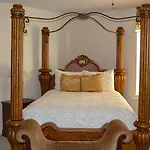 Posh, The Boutique Hotel At Biltmore Village