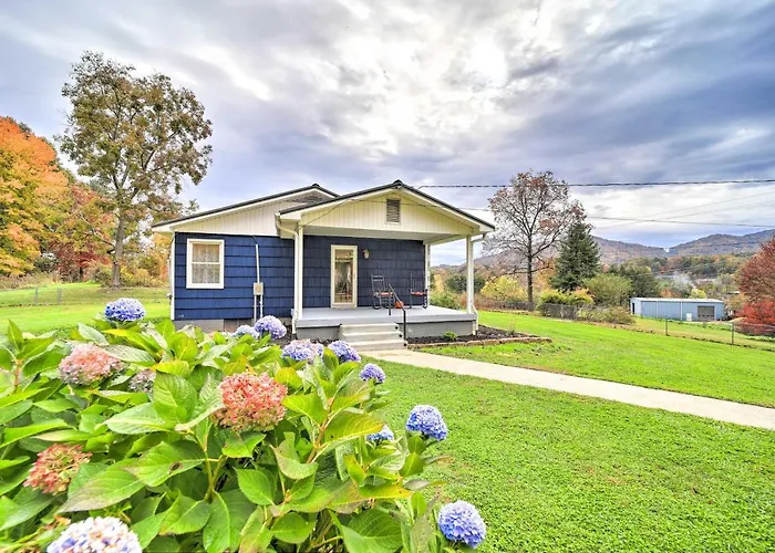 Asheville Home With Fenced-In Yard 7 Mi To Downtown