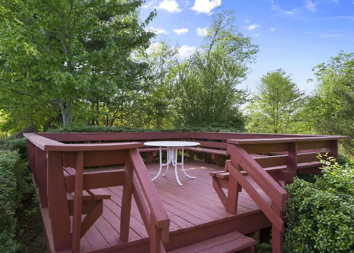 Ramada By Wyndham Asheville Southeast