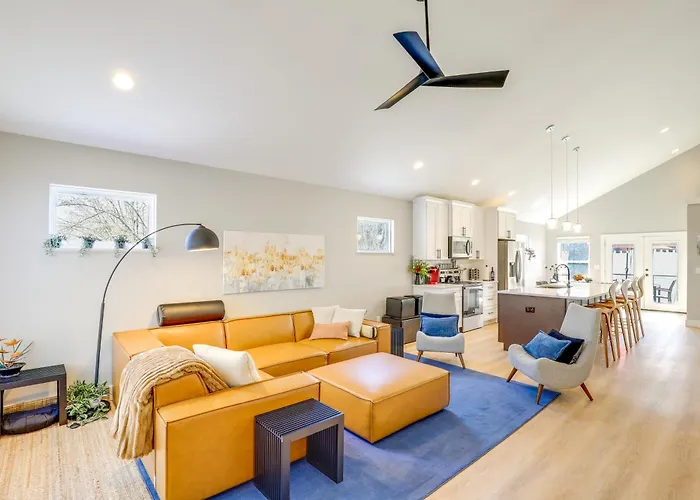 Chic Spacious Avl Oasis With Hot Tub And Fire Pit