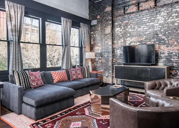 80 Lex 201 Exquisite Downtown Apt