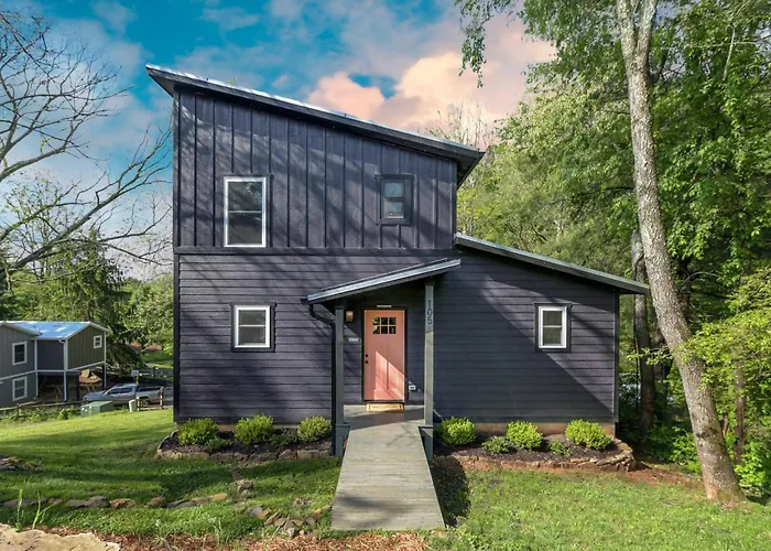 Plum Perfect Hideaway By Avantstay Near Downtown