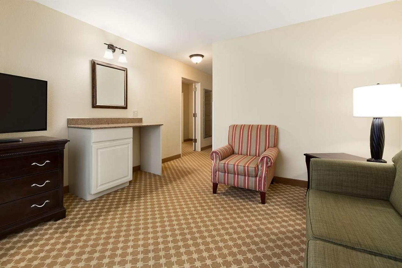 Country & By Radisson, At Outlet Mall, Nc Asheville