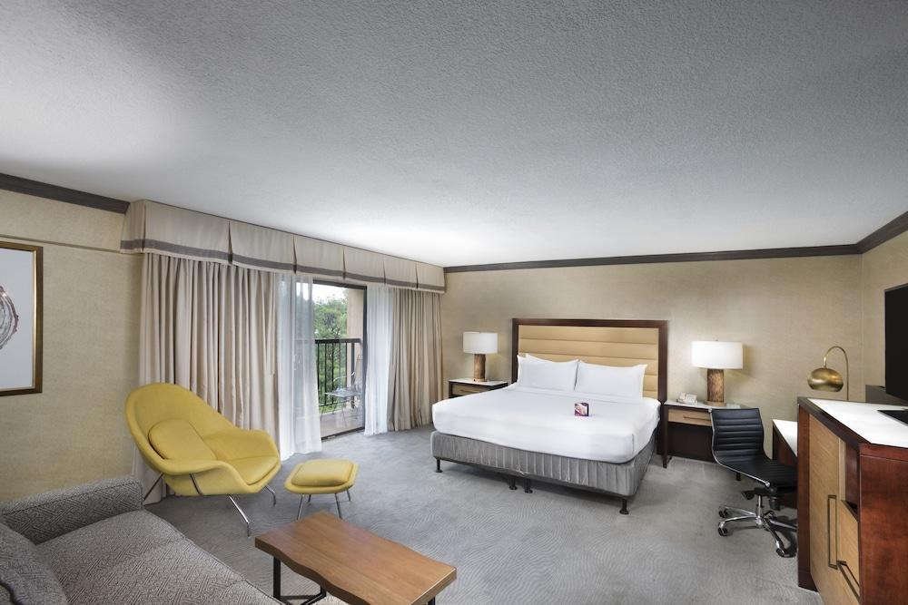 Crowne Plaza By Ihg 4*