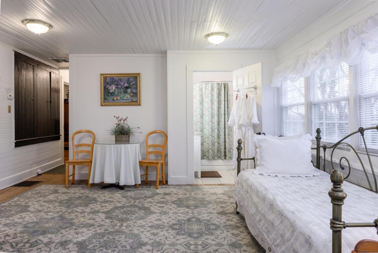 Oakland Bed & Breakfast Asheville