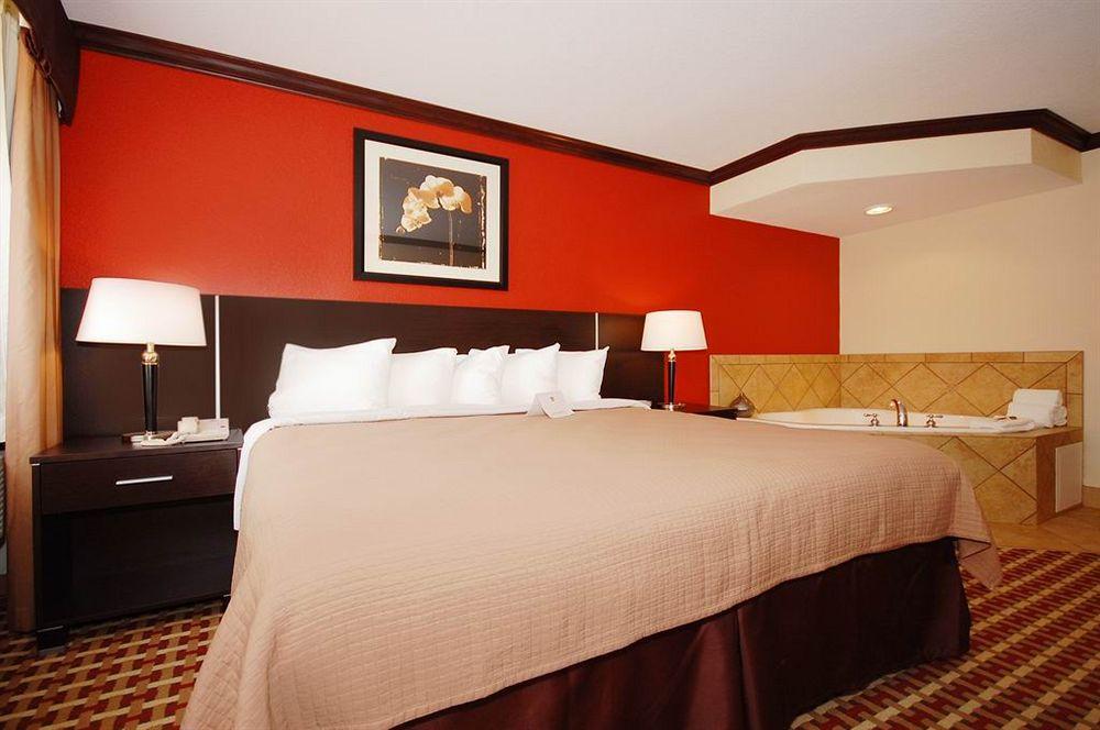 Western Asheville-blue Ridge Parkway Hotel