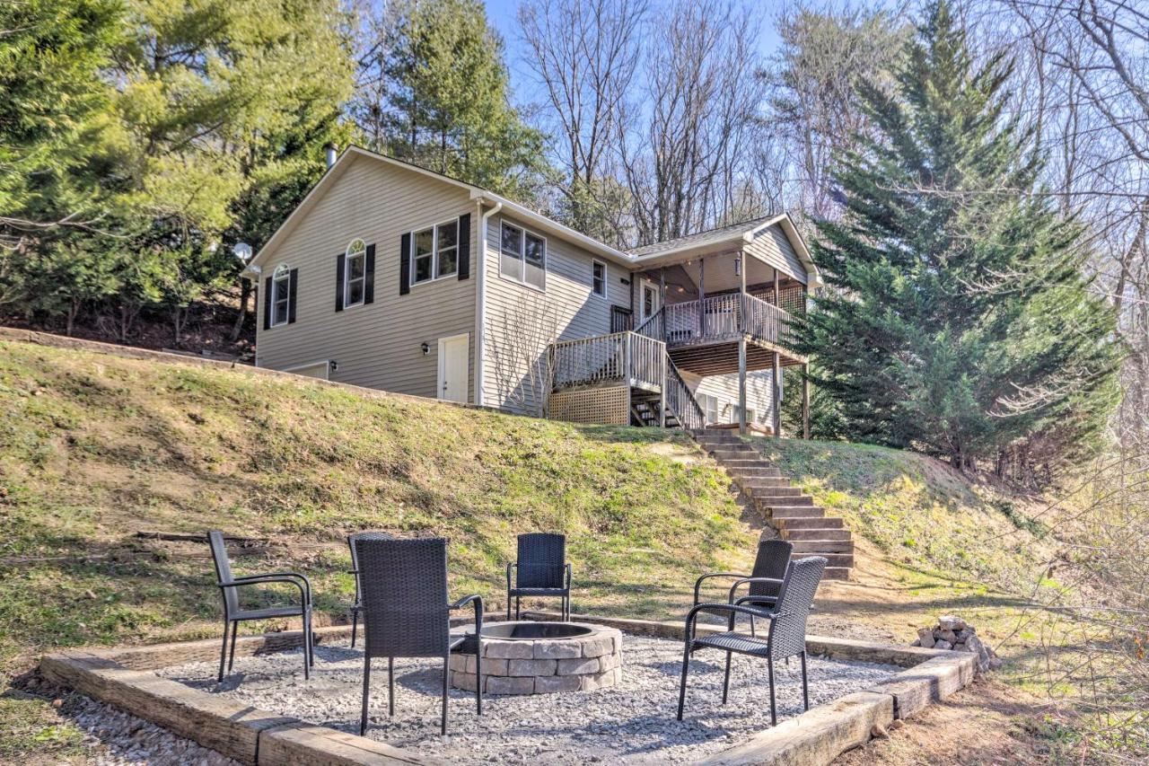 Bright Retreat With Hot Tub And Decks! Holiday home *
