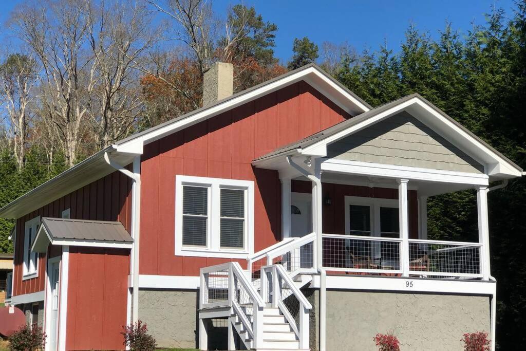 Holiday home The At Wolfehaven Asheville