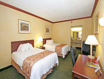 Hotel Quality Downtown Tunnel Rd 2*