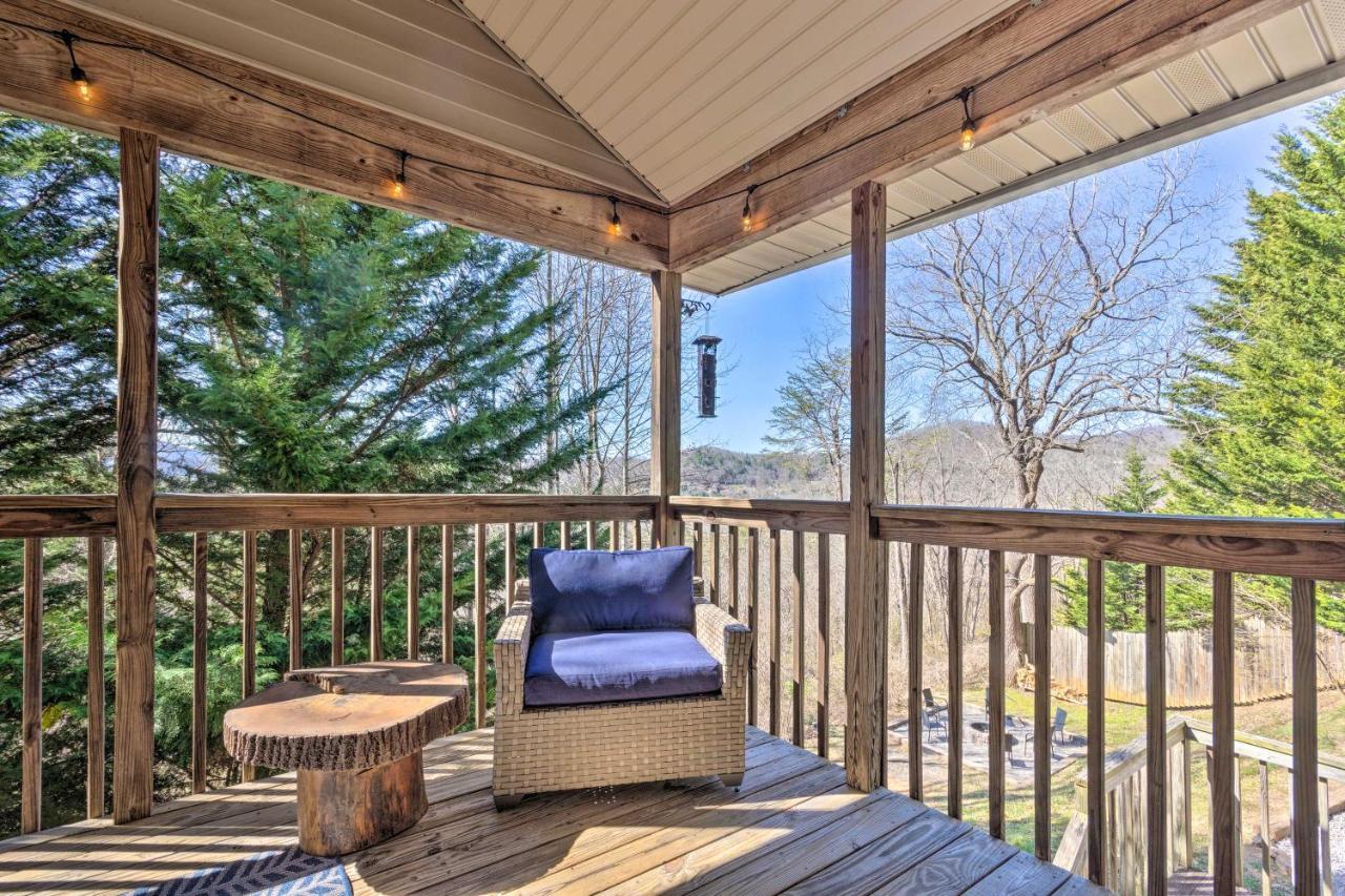 Holiday home Bright Retreat With Hot Tub And Decks! Asheville