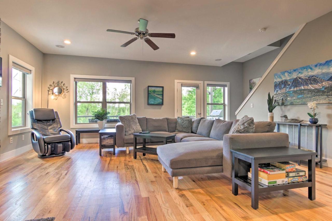 Modern Greenway With 2 Decks! *