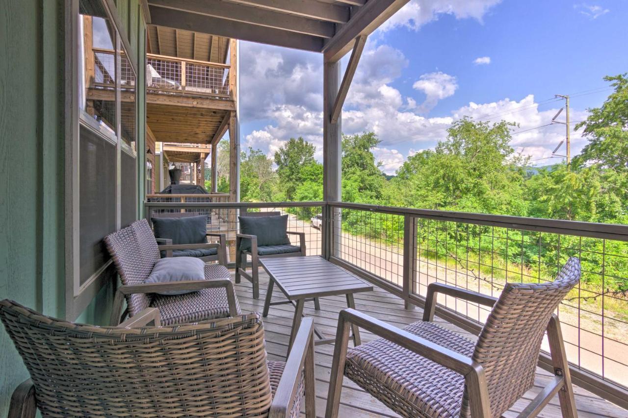 Holiday home Modern Greenway With 2 Decks! Asheville