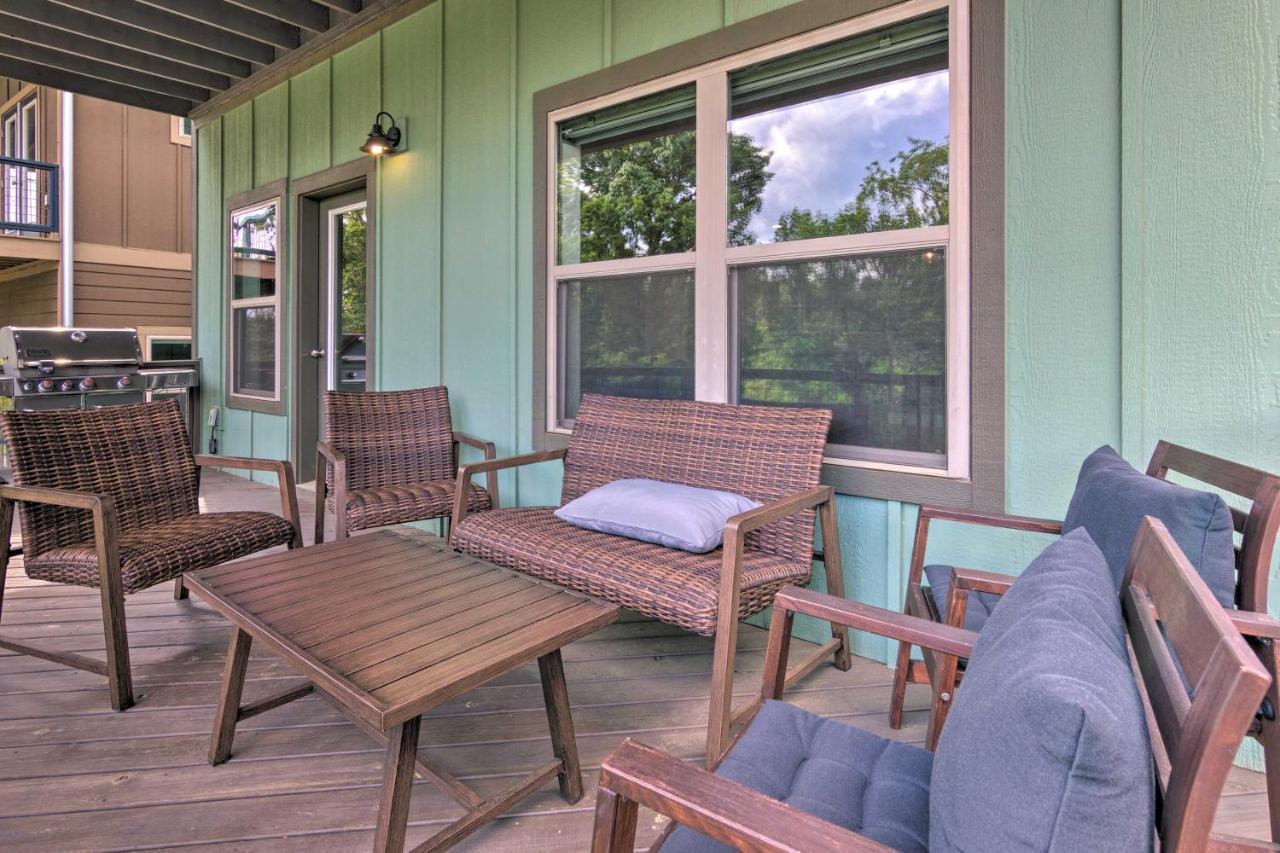 Holiday home Modern Greenway With 2 Decks! Asheville