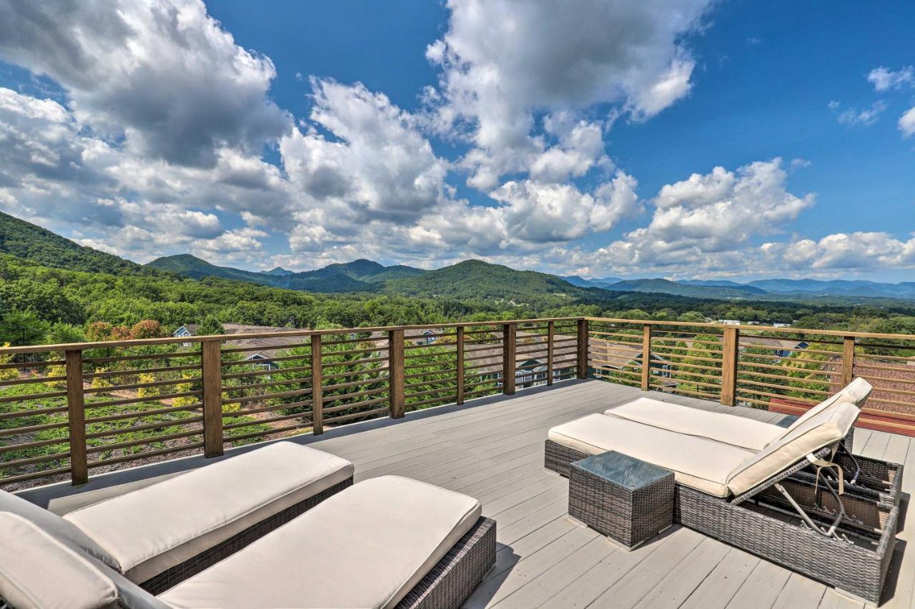 Holiday home Luxe With Stunning Mountain Views! Asheville