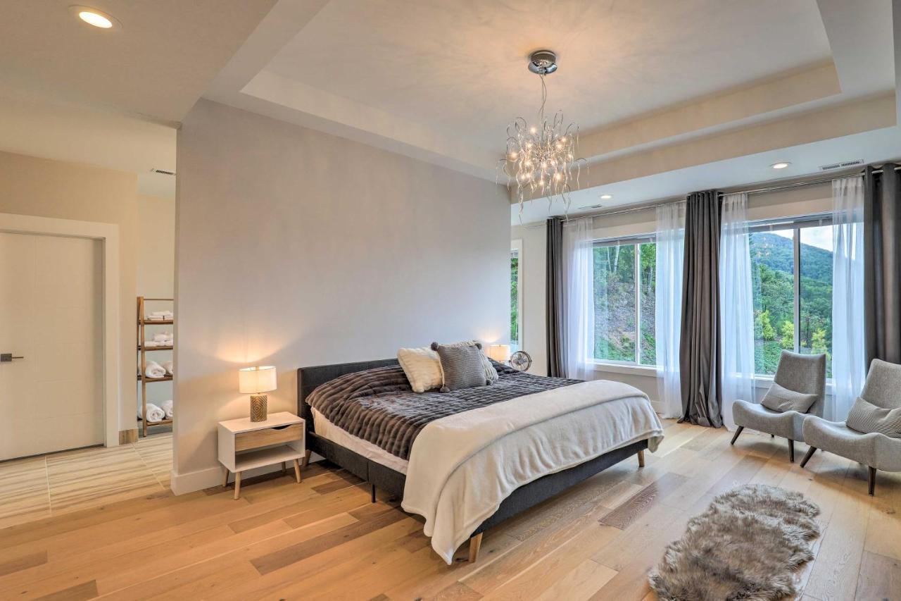 Holiday home Luxe With Stunning Mountain Views! *