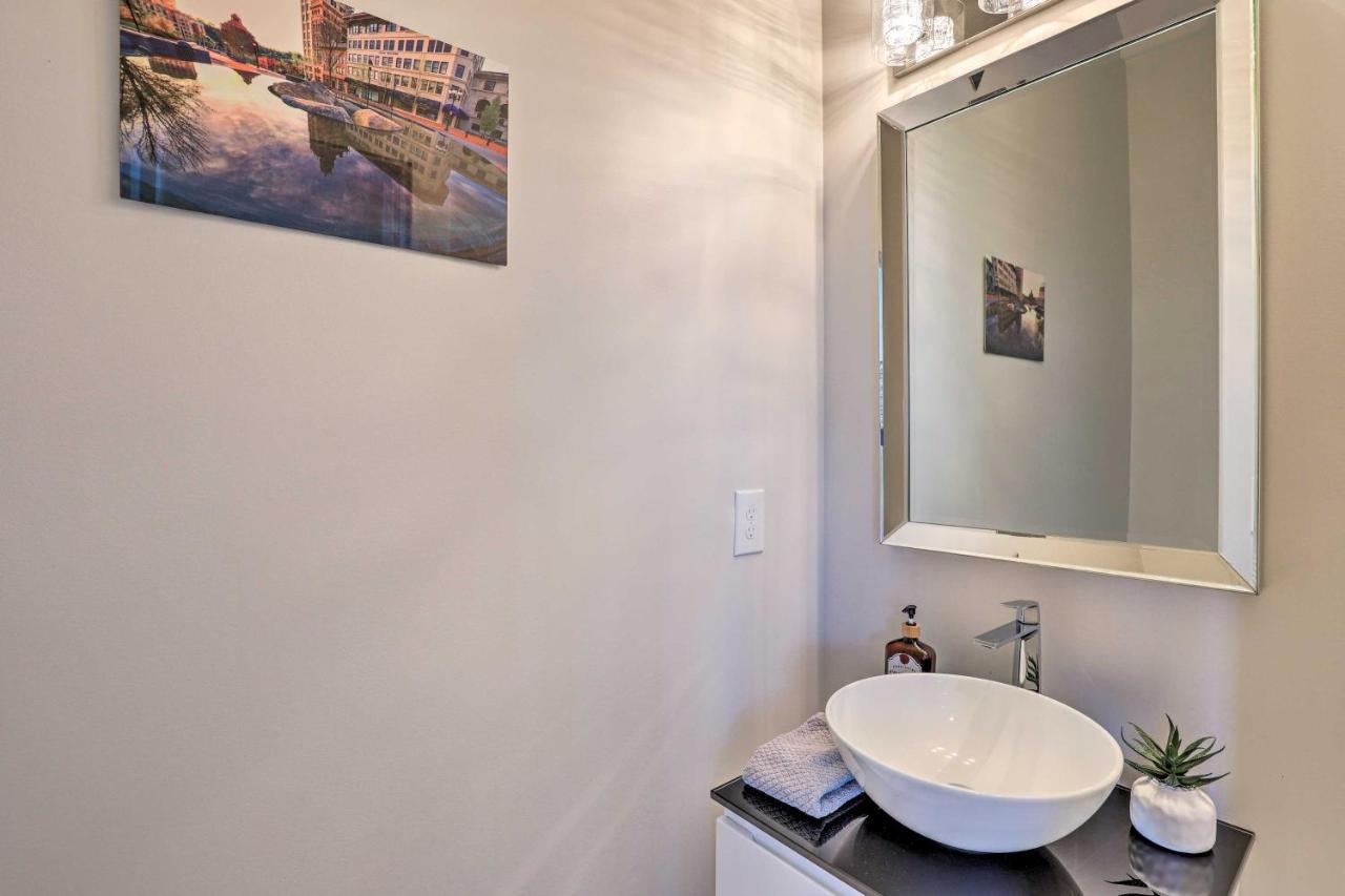 Luxe With Stunning Mountain Views! *