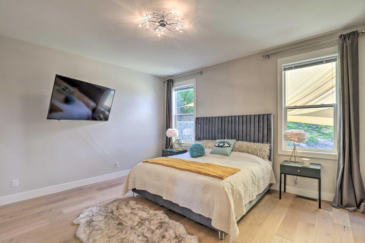 Holiday home Luxe With Stunning Mountain Views!