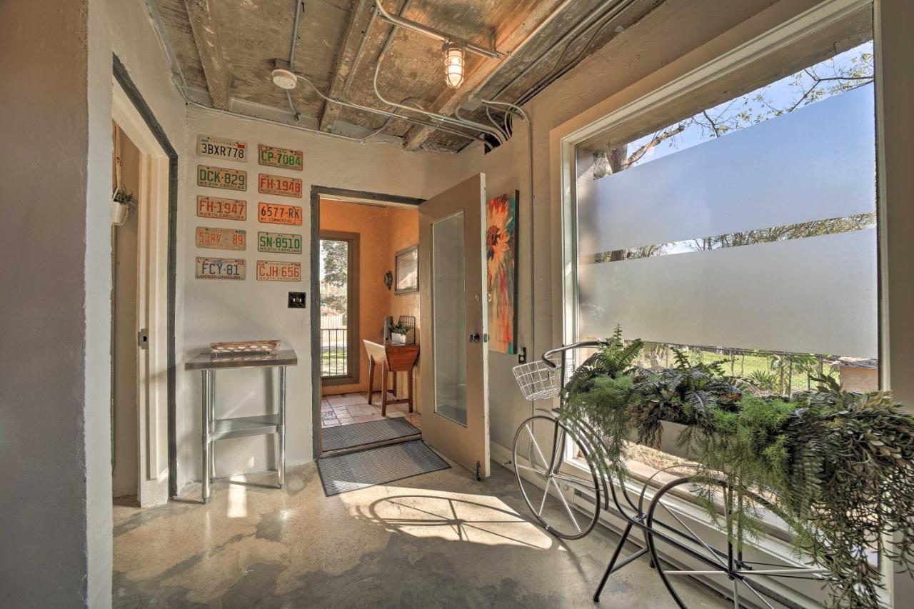 Eclectic Abode With Backyard Oasis! Holiday home *