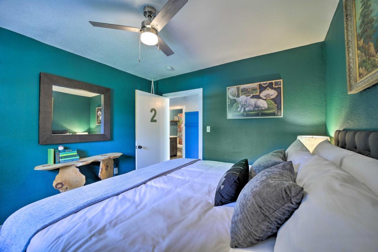 Eclectic Abode With Backyard Oasis! Holiday home *