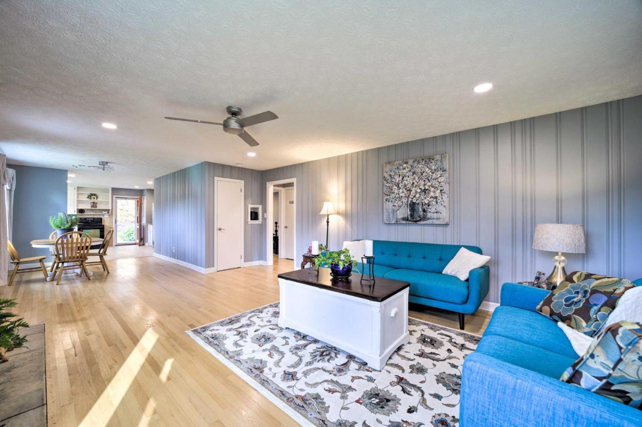 With Fenced-in Yard 7 Mi To Downtown * Asheville