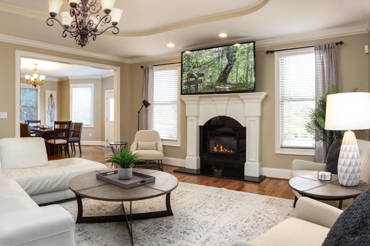 Premium Wifi! Luxurious In With Private Hot Tub! * Asheville