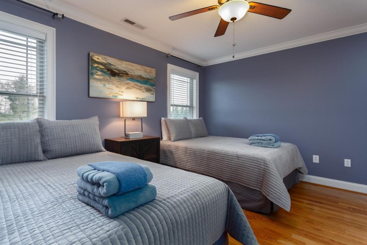 Premium Wifi! Luxurious In With Private Hot Tub! Asheville