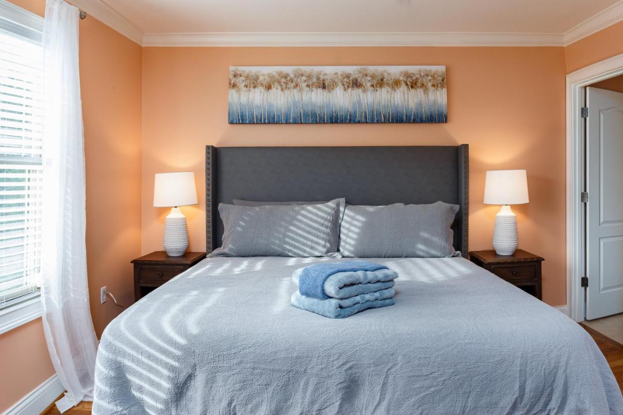 Premium Wifi! Luxurious In With Private Hot Tub! * Asheville