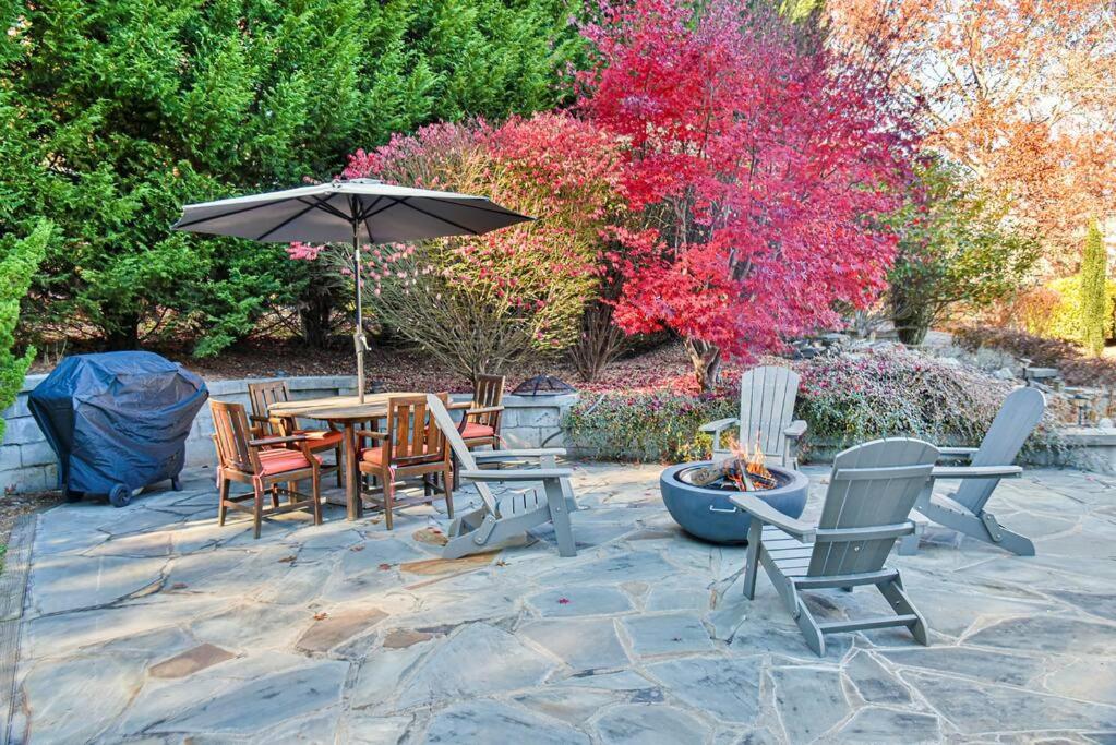 Gorgeous With Hot Tub Just 7 Miles To Downtown Asheville! Asheville